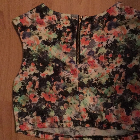 Floral crop top - Picture 3 of 5